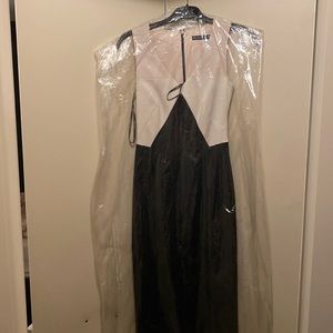 Fantastic gala dress from Karen Millen. Pastel pink top and elegant bottom.